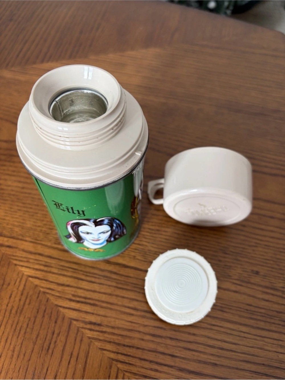 Vintage 1965 MUNSTERS Thermos for Lunchbox Awesome Graphics Colors Thermos Brand - Picture 11 of 12
